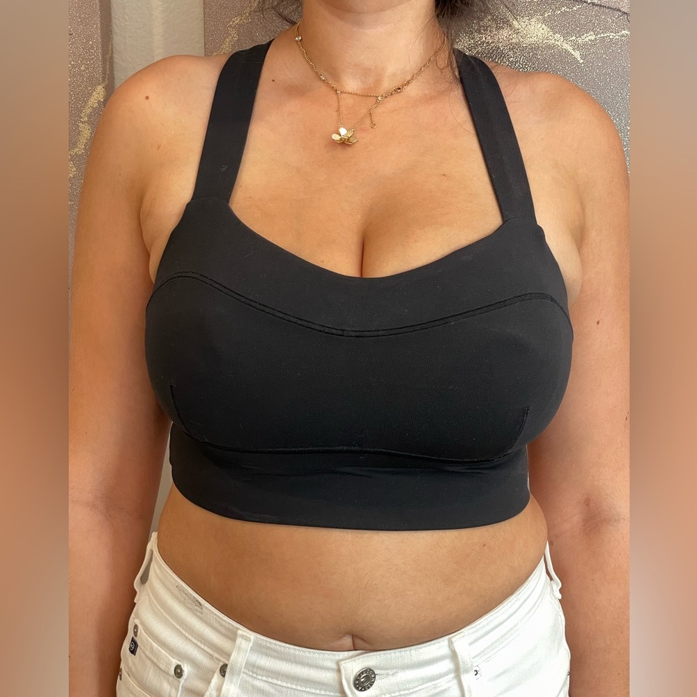 Lululemon sports bra